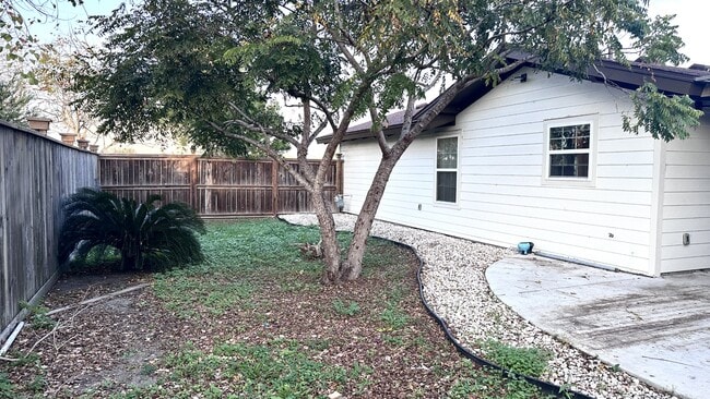 Building Photo - 13113 Hearn Rd