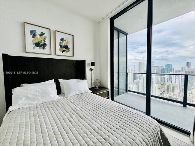 Building Photo - 159 NE 6th St