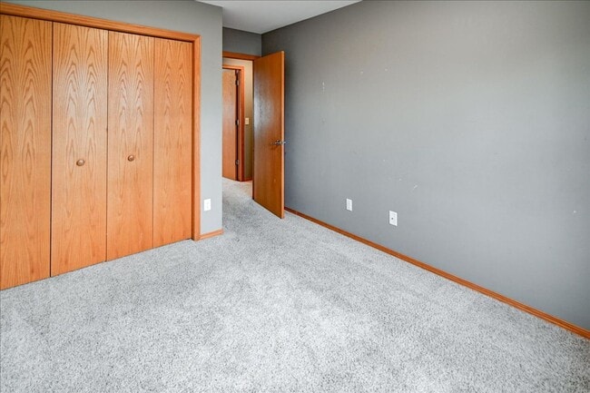 Building Photo - 400 Muirfield Ct