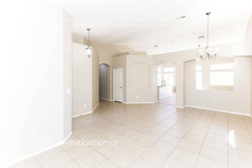 Building Photo - 5904 Buena Tierra St