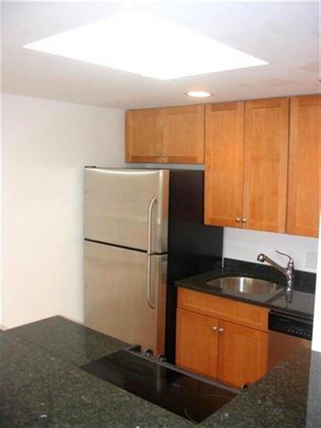 Building Photo - 70 Park St