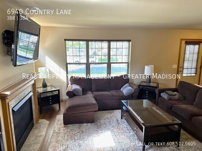 Building Photo - 6940 Country Ln