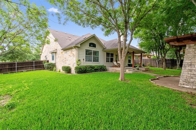 Building Photo - 390 Clarence Ct