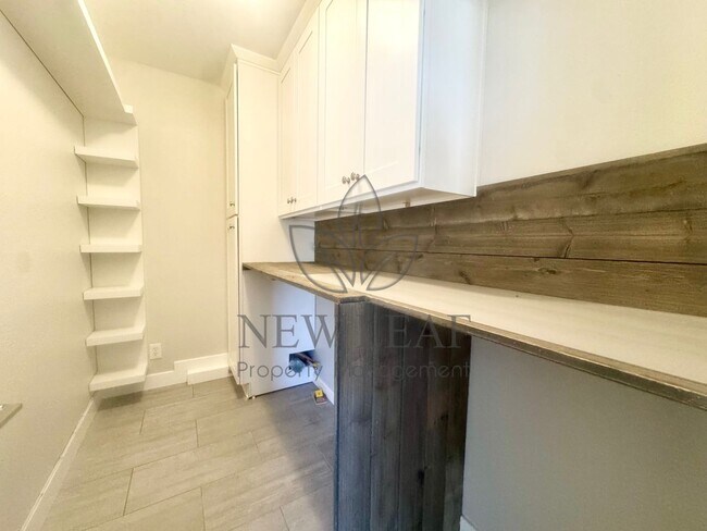 Building Photo - Stunning Claremont Home