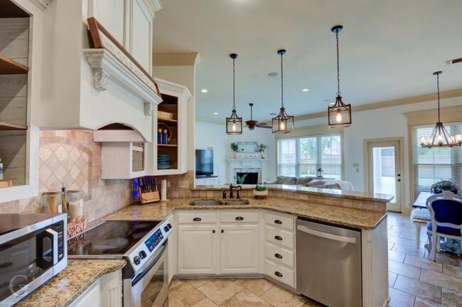 Building Photo - 609 Toulouse Ct