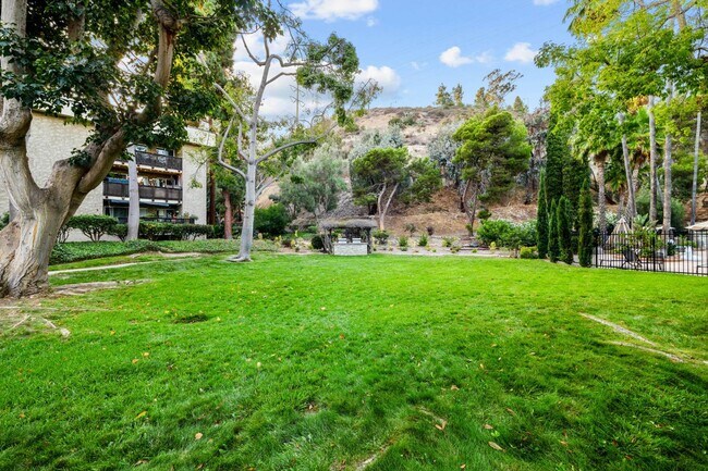 Building Photo - 6314 Friars Rd