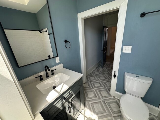 Building Photo - Charming 2 Bed 1 Bath Apartment in Downtown Fredericksburg