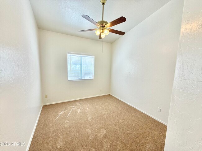 Building Photo - 13896 W Wilshire Dr
