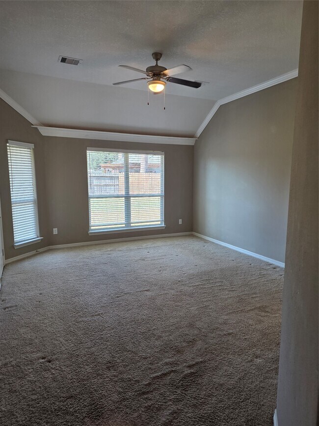 Building Photo - 6216 N Fawnlake Dr