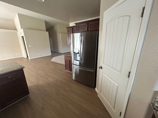 Building Photo - Beautiful & Spacious home!