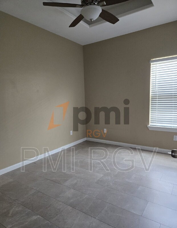 Building Photo - 2003 Sahara St