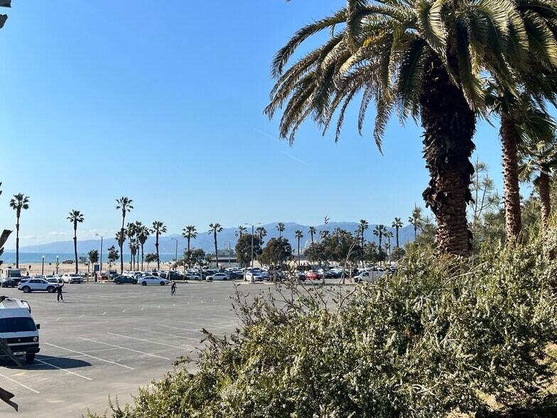 Just to the north is the iconic Santa Monica Pier. - 2221 Ocean Ave