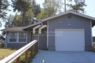 Building Photo - 3 Bedroom Port Orchard Rambler on a Cul-de...