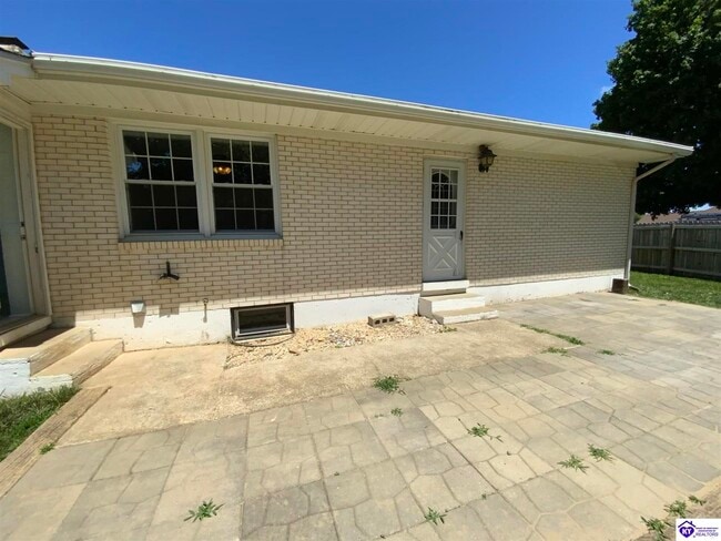 Building Photo - 408 W Crocus Dr