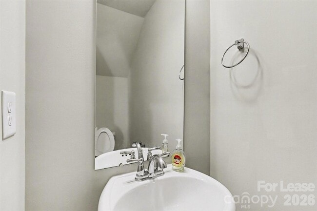 Building Photo - 9028 Stoney Waters Ct