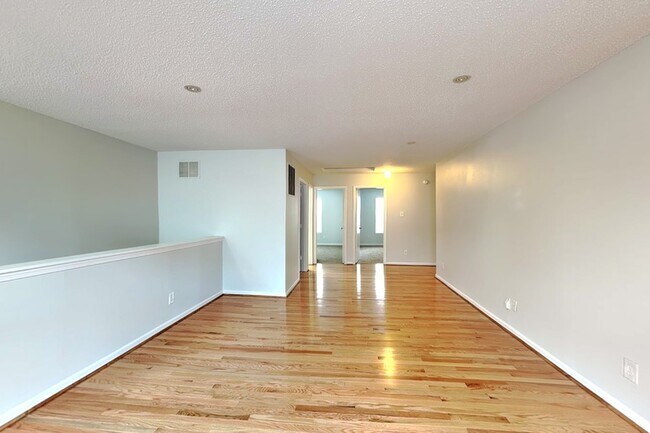 Building Photo - 7030 Maple Park Ln