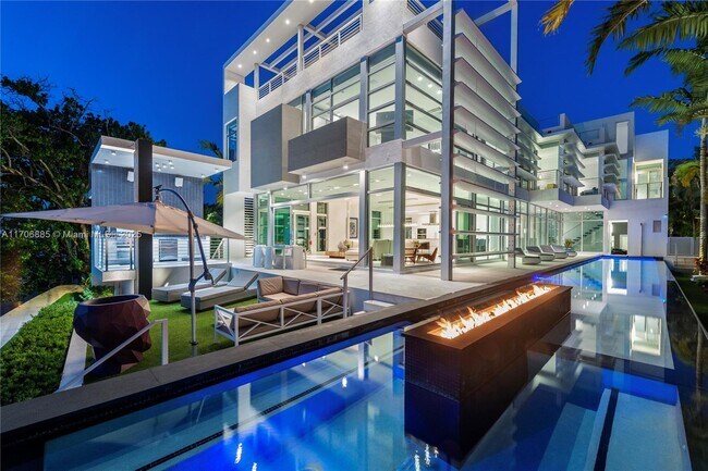 Building Photo - 440 S Hibiscus Dr