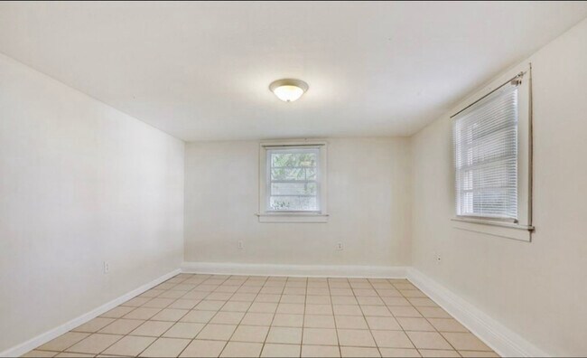 Building Photo - 2822 O'Reilly St