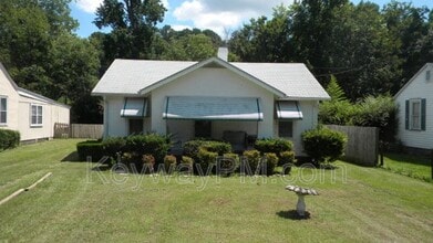 Building Photo - 1870 Kissingbower Rd