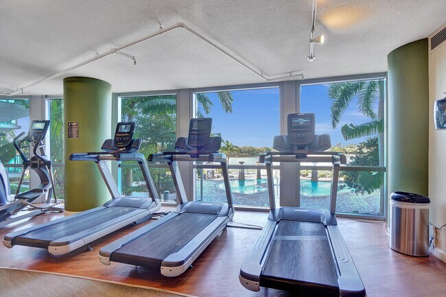 Building Photo - 2641 N Flamingo Rd