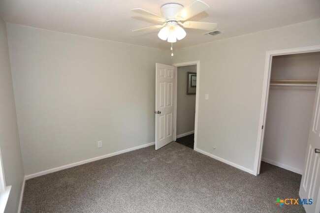 Building Photo - 128 Sherwood St