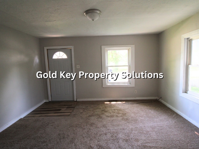 Building Photo - Updated 2 BR 1 BA House with New Flooring and Paint (SECTION 8 APPROVED)