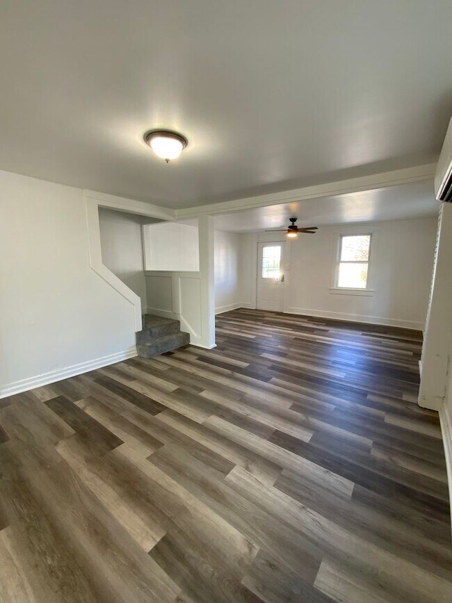 Building Photo - 3 br, 1 bath House - 111 NORTH RONKS ROAD