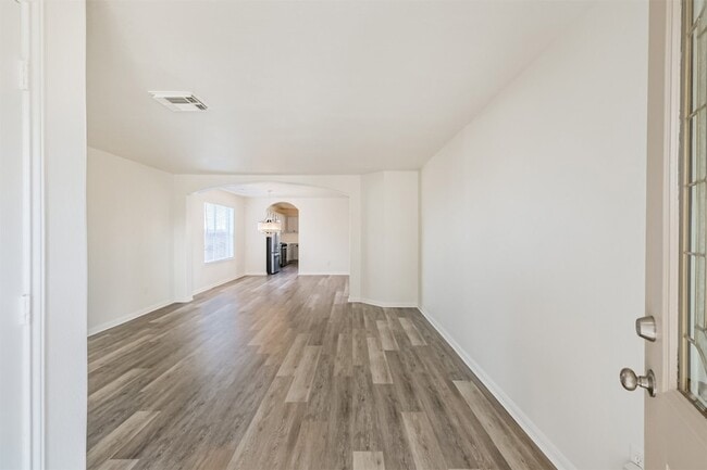 Building Photo - 2030 Vander Wilt Ln