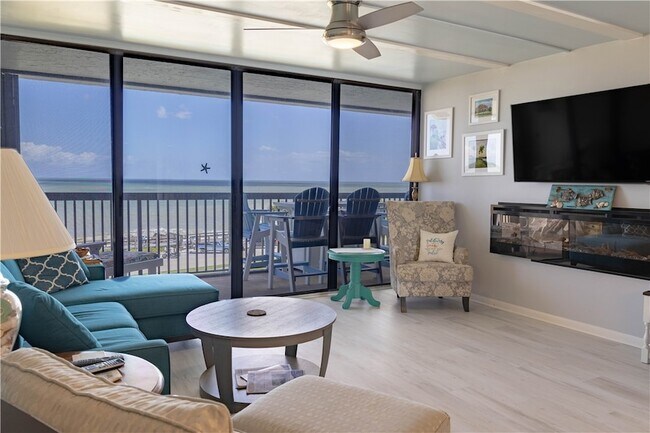 Building Photo - 4141 Ocean Dr