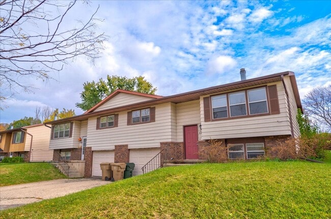 Building Photo - 1329/1331 S Thompson Dr