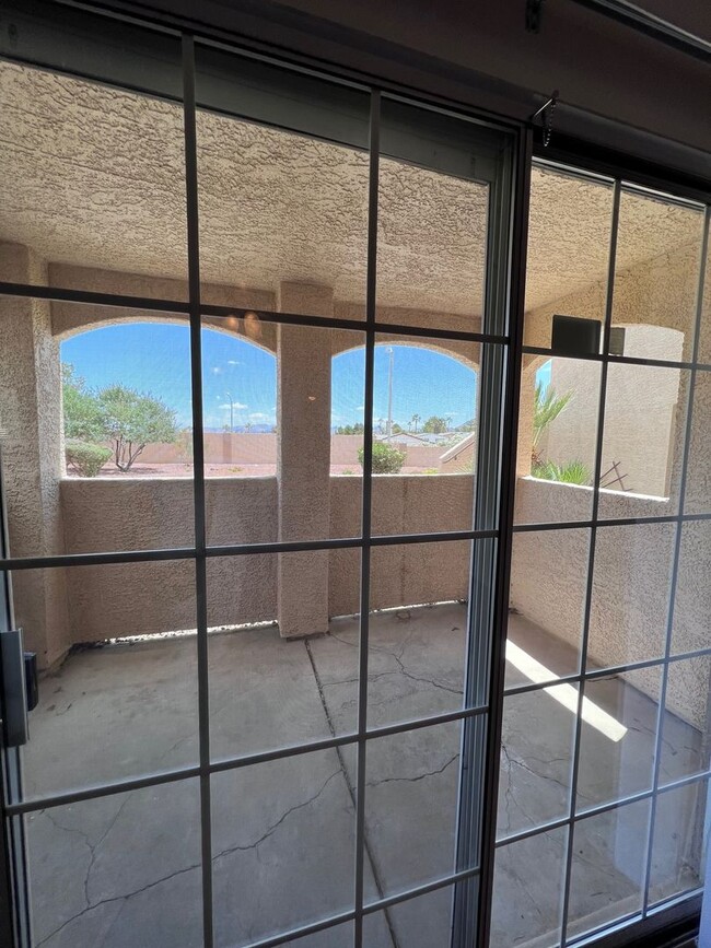 Building Photo - TWO BEDROOM CONDO WITH TWO CAR GARAGE IN H...