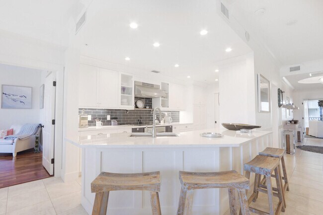 Building Photo - 221 Ocean Grande Blvd