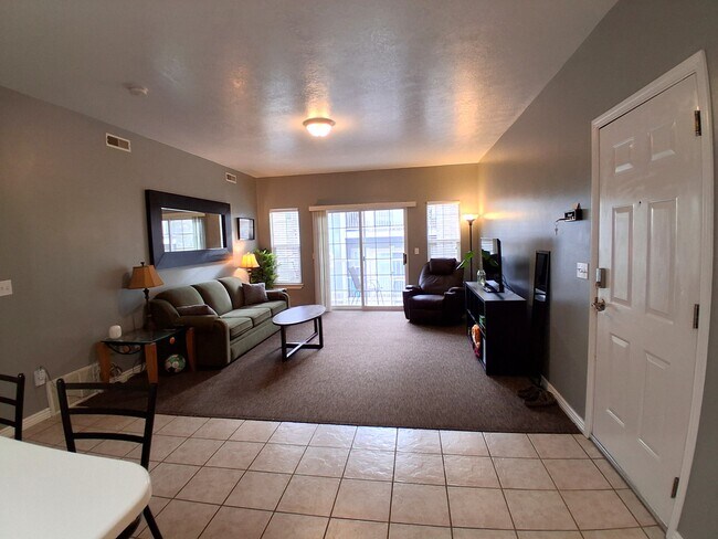 Building Photo - 509 Belmont Pl