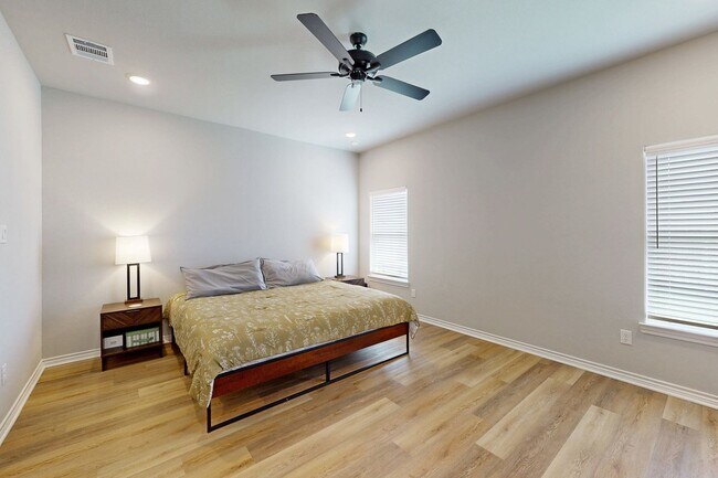 Building Photo - Spectacular Home in Southern Pointe!!