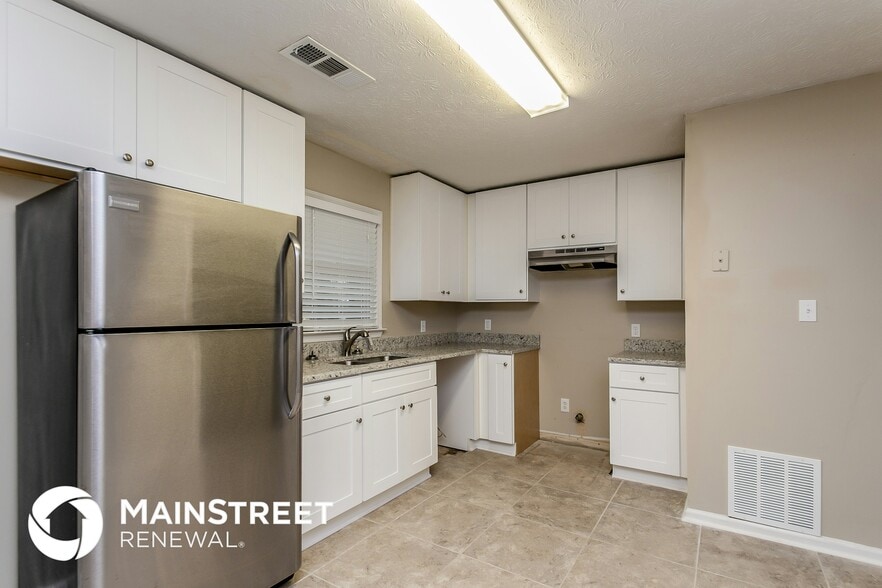 Building Photo - 3940 Scott Dr