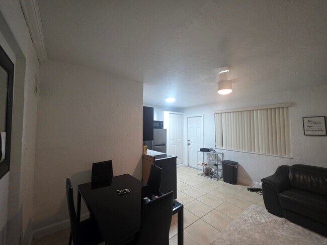 Building Photo - 7909 NW 40th St