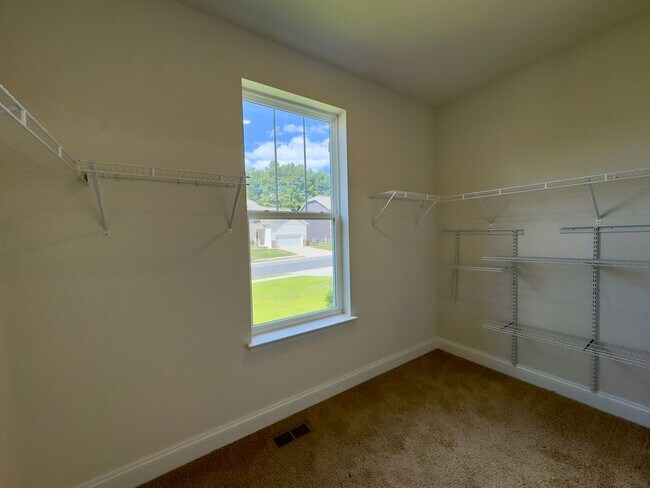 Building Photo - Charming 4 Bedroom/2.5 Bathroom Home in Bel Air, MD!