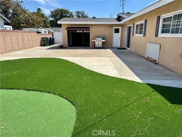 Building Photo - 15471 Salisbury Ln