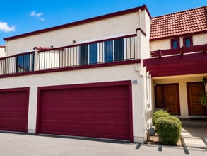 Building Photo - Townhome has been remodeled top to bottom, everything brand new!