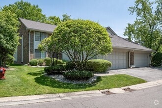 Building Photo - 6979 Pebble Creek Woods Dr