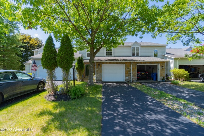 Primary Photo - 3 Deerwood Ct