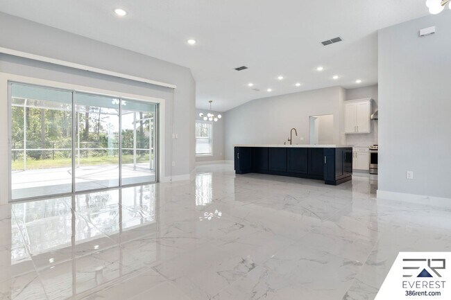 Building Photo - FULLY FENCED, LIKE NEW, CUSTOM BUILT 3/2/2 ON A CUL DE SAC IN DESIRABLE QUAIL HOLLOW
