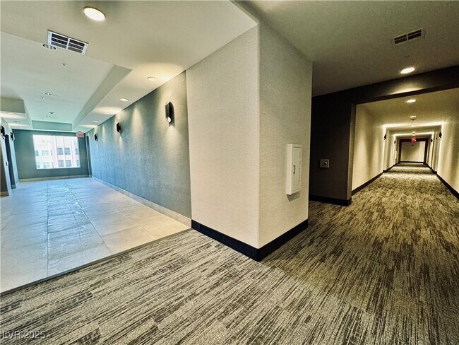 Building Photo - 62 E Serene Ave