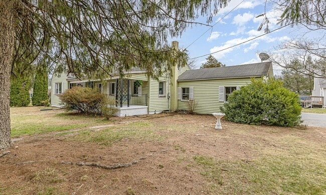 Building Photo - 536 Lansvale St