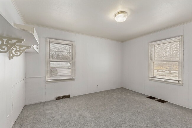 Building Photo - 3016 N Arlington Ave