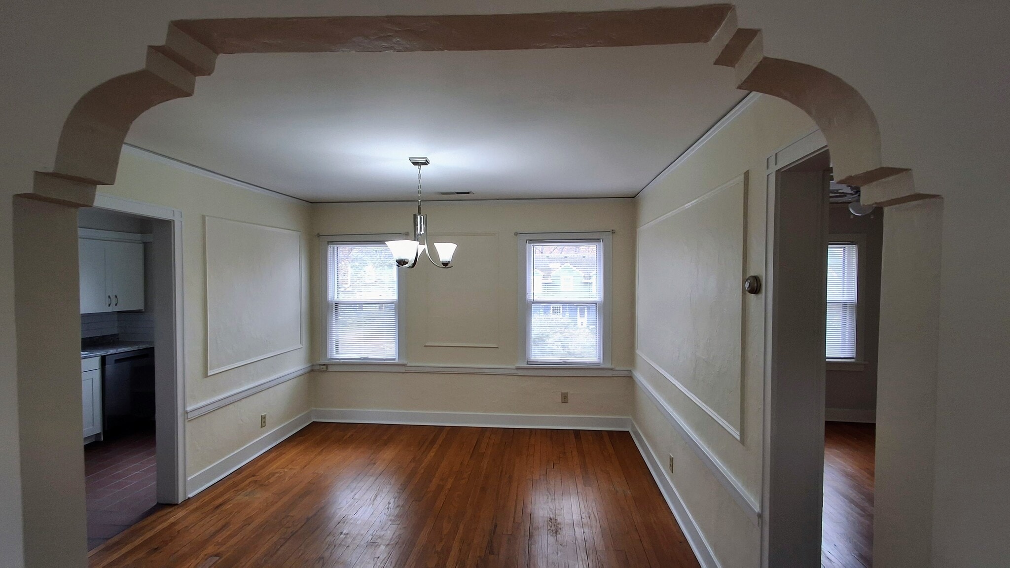 Building Photo - 417 E Meyer Blvd