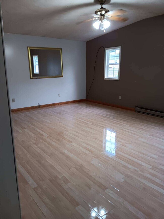 Building Photo - 169 Tanglewood Dr