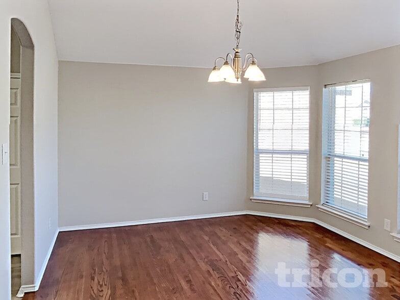 Building Photo - 2524 Wakecrest Dr