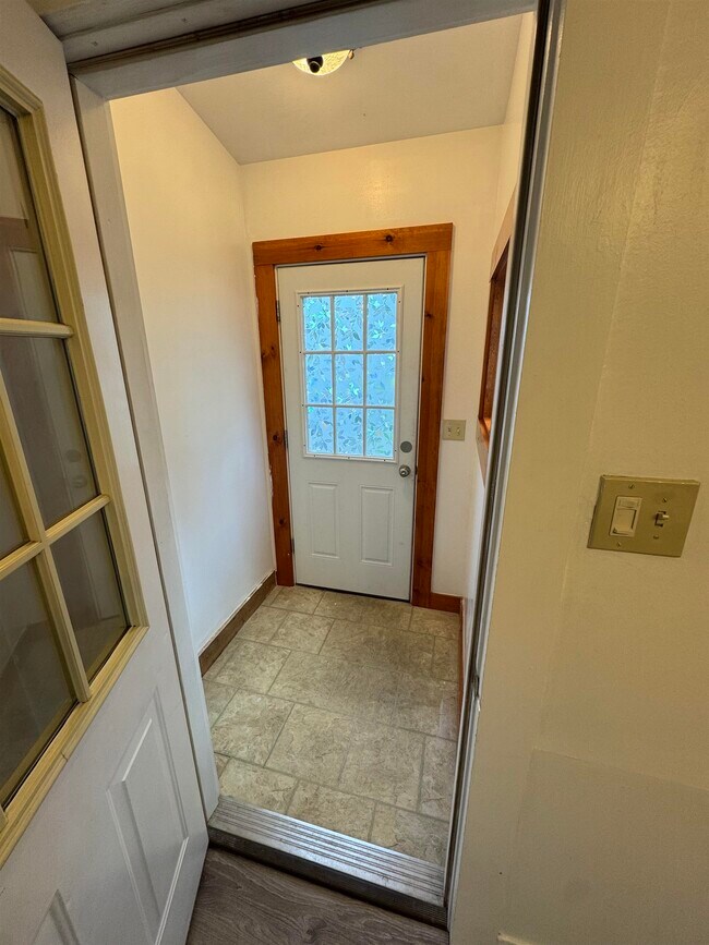 Building Photo - 26-28-28 High St