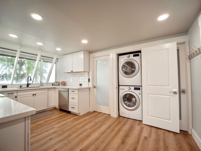 Building Photo - 53-729-729 Kamehameha Hwy